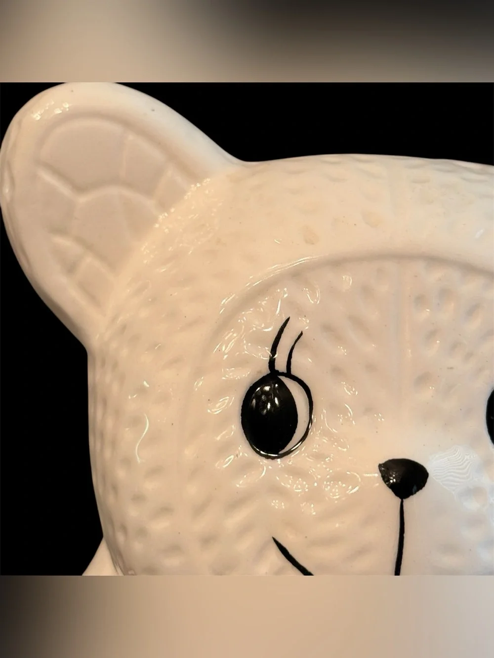Vintage Embossed Bear Vase/Planter Decor - Picture 10 of 10